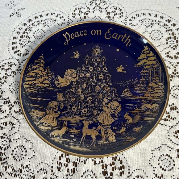 Vintage Peace on Earth 1974 Christmas Plate - Picture 6 of 9